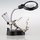 Helfende dritte Hand mit Lupe und LED Licht