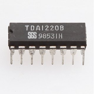 TDA1220B IC